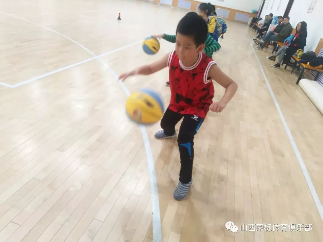 为什么篮球训练的价值对青少年发展如此重要?_1